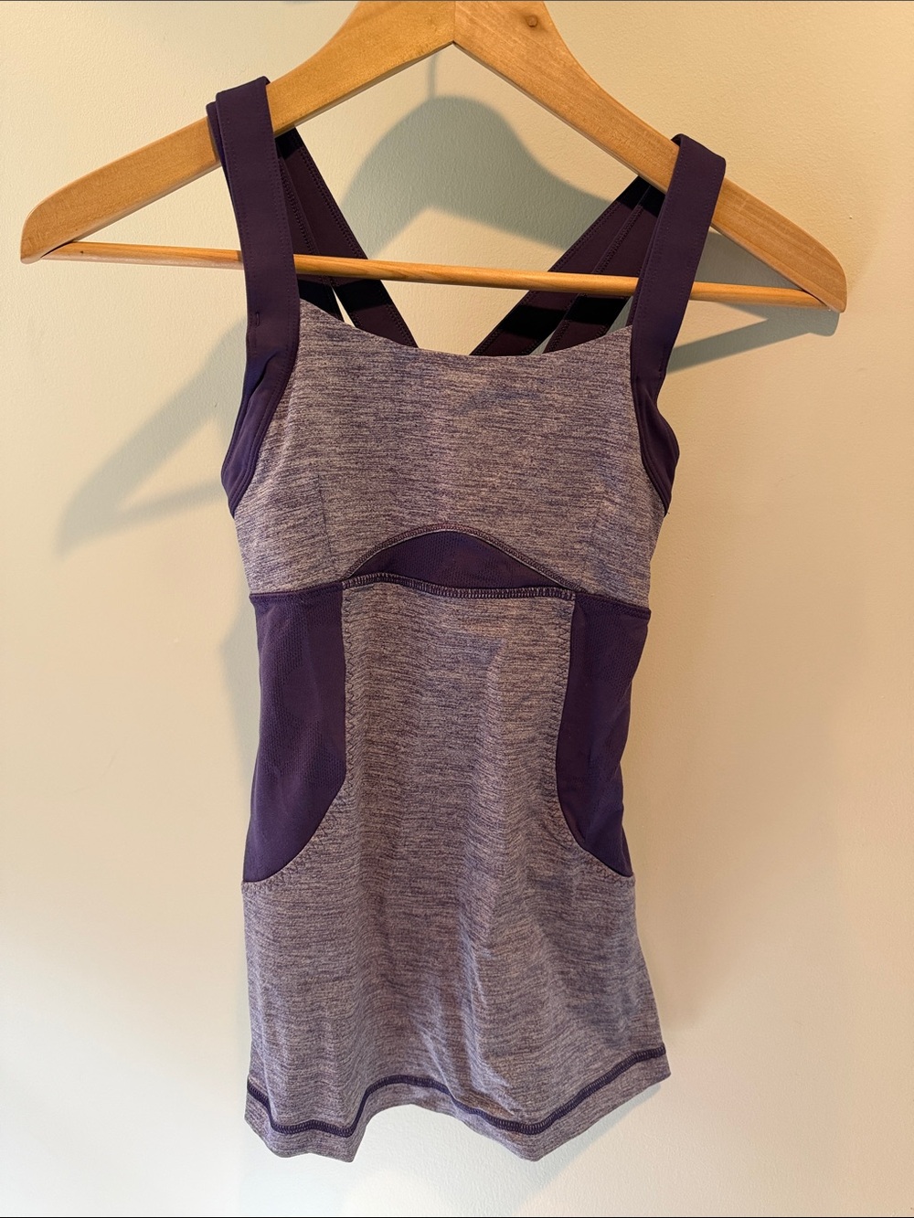 Lululemon 4 Chaturanga Concord Grape Athletic Activewear Tank Top - Picture 2 of 10